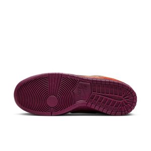Nike SB Dunk Low “Mystic Red Rosewood”