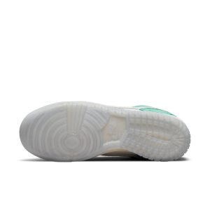 Nike x Kasina Dunk Low “Road Sign”