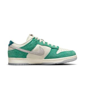 Nike x Kasina Dunk Low “Road Sign”