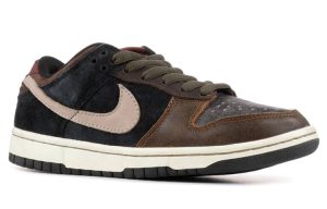 Nike SB Dunk Low Premium “Strummer”