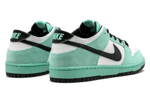 Nike SB Dunk Low “Sea Crystal”