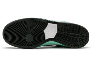 Nike SB Dunk Low “Sea Crystal”