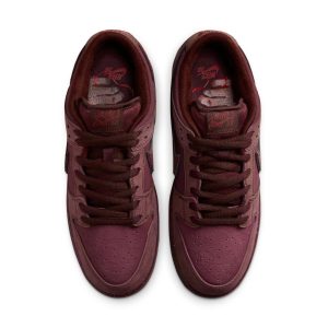 Nike SB Dunk Low “City of Love – Burgundy”