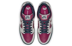 Nike SB Dunk Low “True Berry”