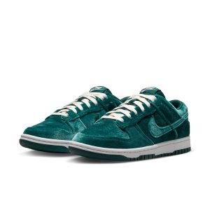 Nike Dunk Low “Green Velvet”