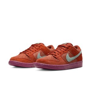 Nike SB Dunk Low “Mystic Red Rosewood”