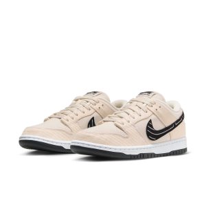 Nike SB Dunk Low “Albino & Preto – Pearl White”